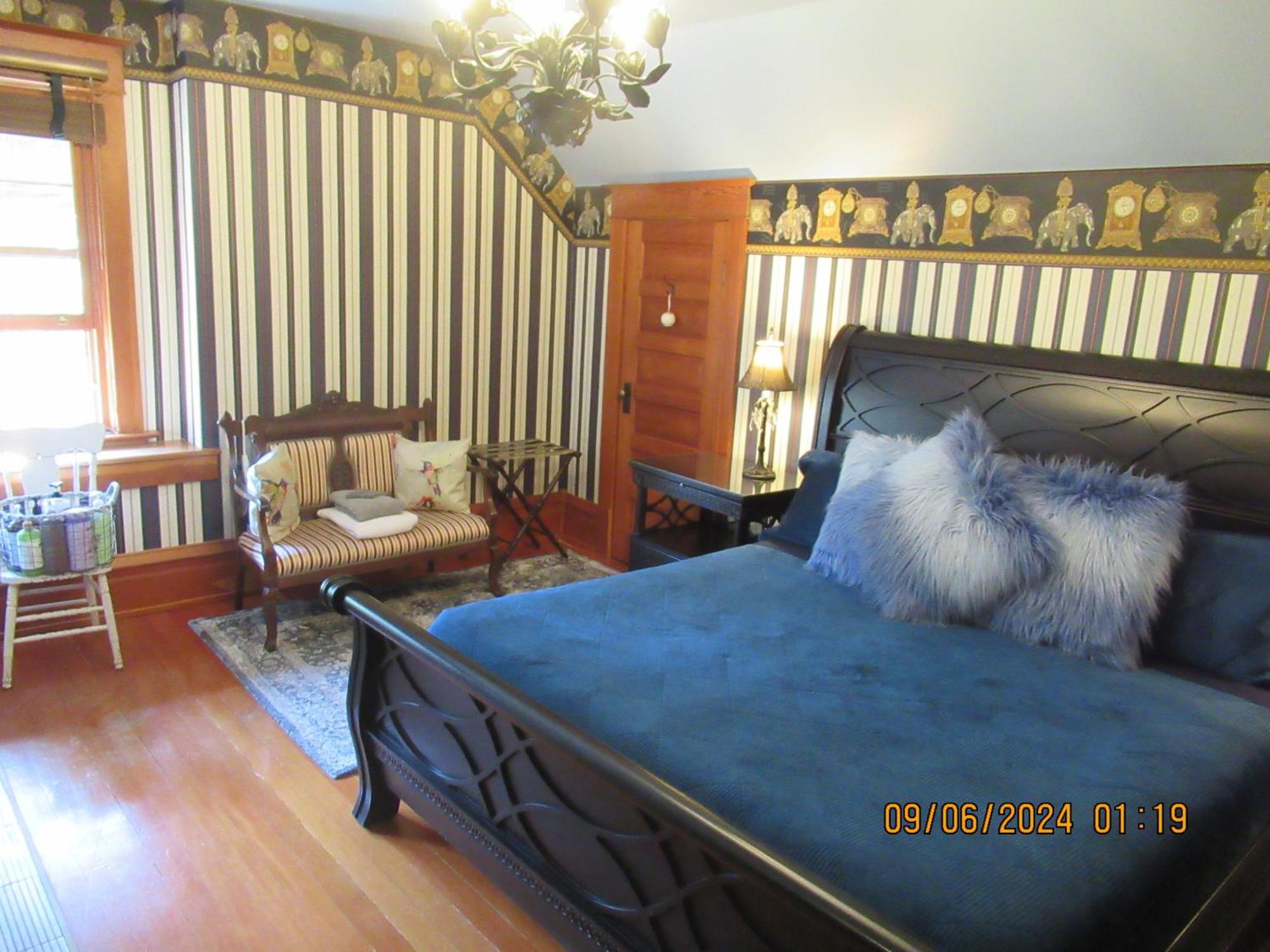 Hummingbird Gardens B&B Ladysmith Exterior photo